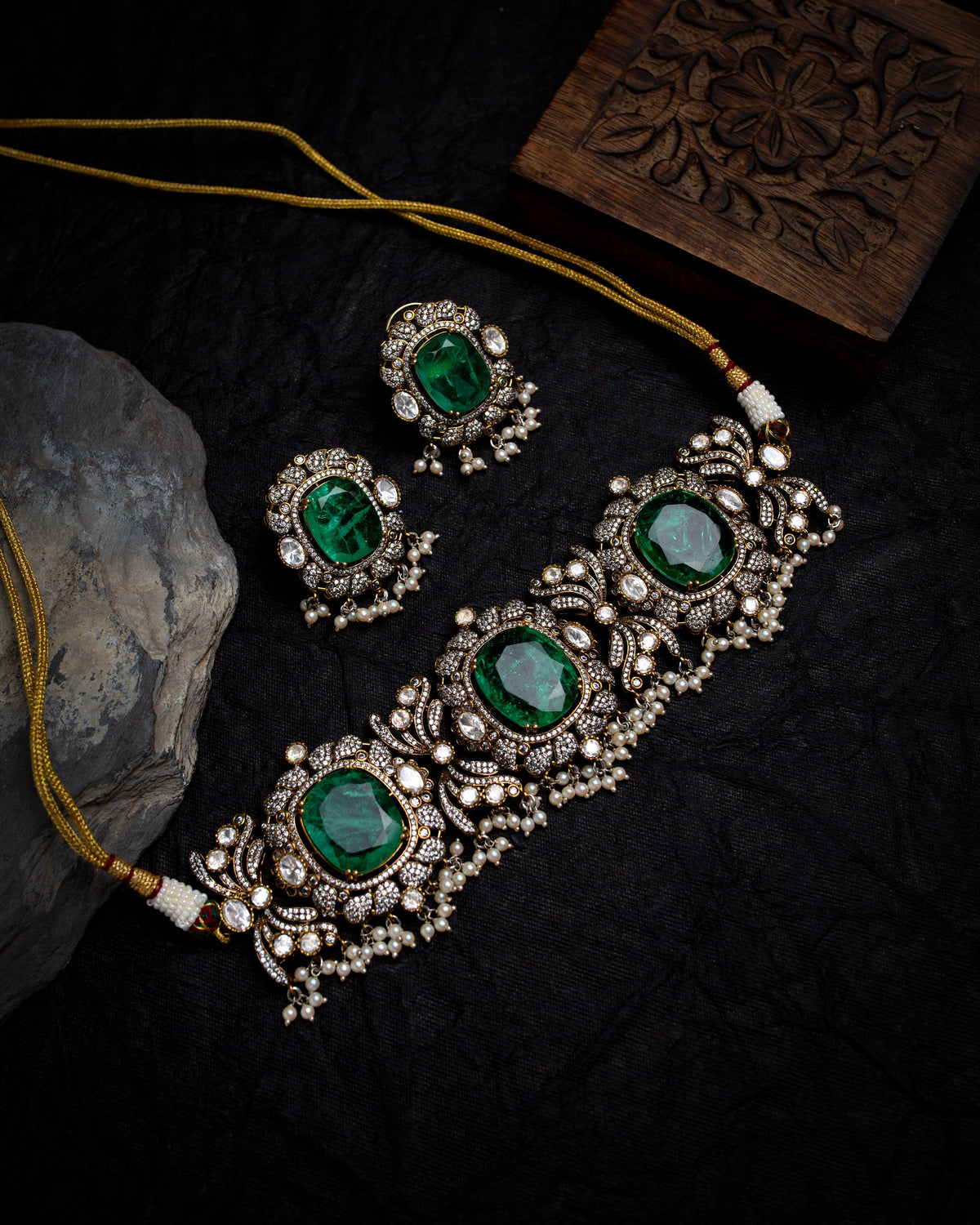 Noor-e-Shringaar Green Moissanite Polki Necklace Set