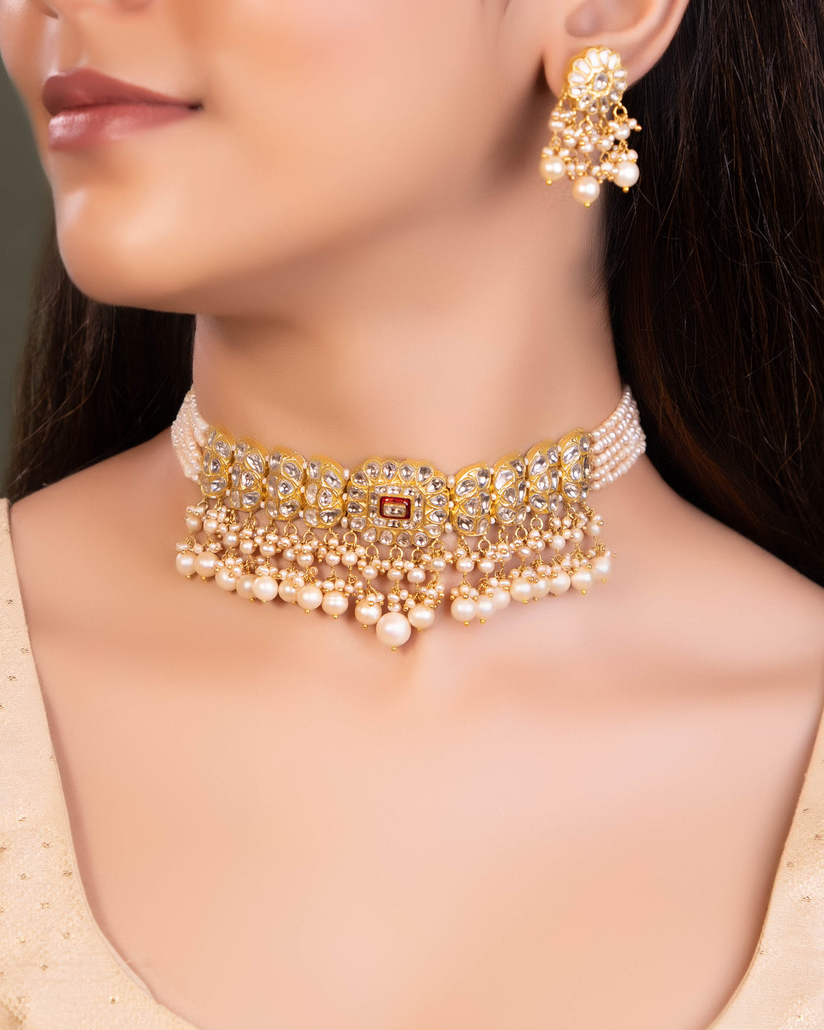 Avneet Choker And Shambhavi Tops Polki Set