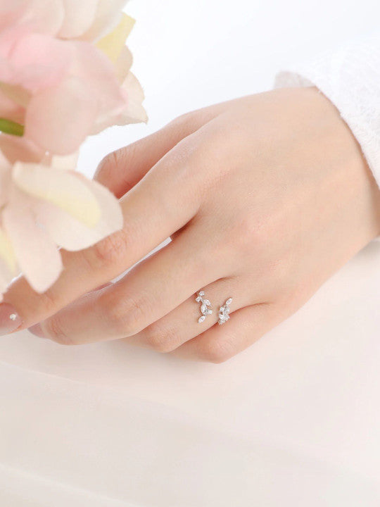Sterling Silver Rhodium-Plated Cubic Zirconia Finger Ring