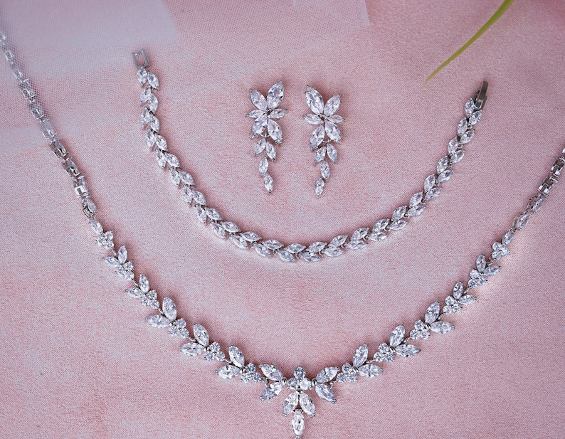 Bridal Necklace set Silver Wedding Jewelry for Bride Silver Bridal Jewelry Bridal Necklace Set Bridal Jewelry Set Bridesmaid Jewelry Set