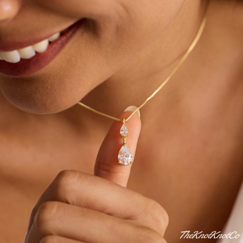 Minimalist Teardrop Diamond Pendant Necklace