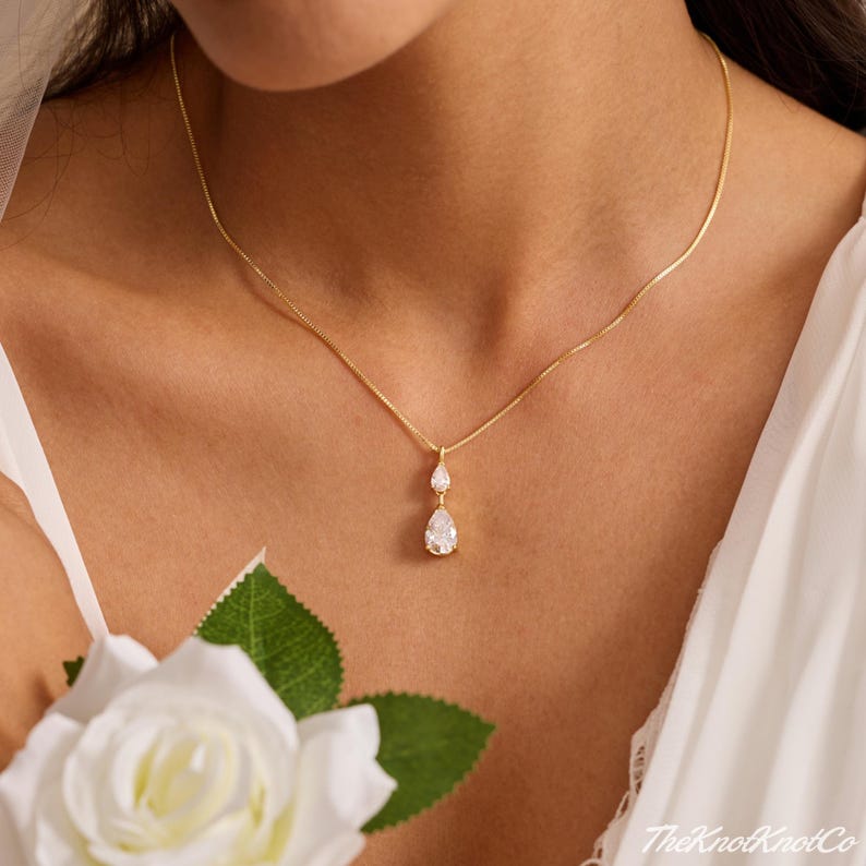Minimalist Teardrop Diamond Pendant Necklace