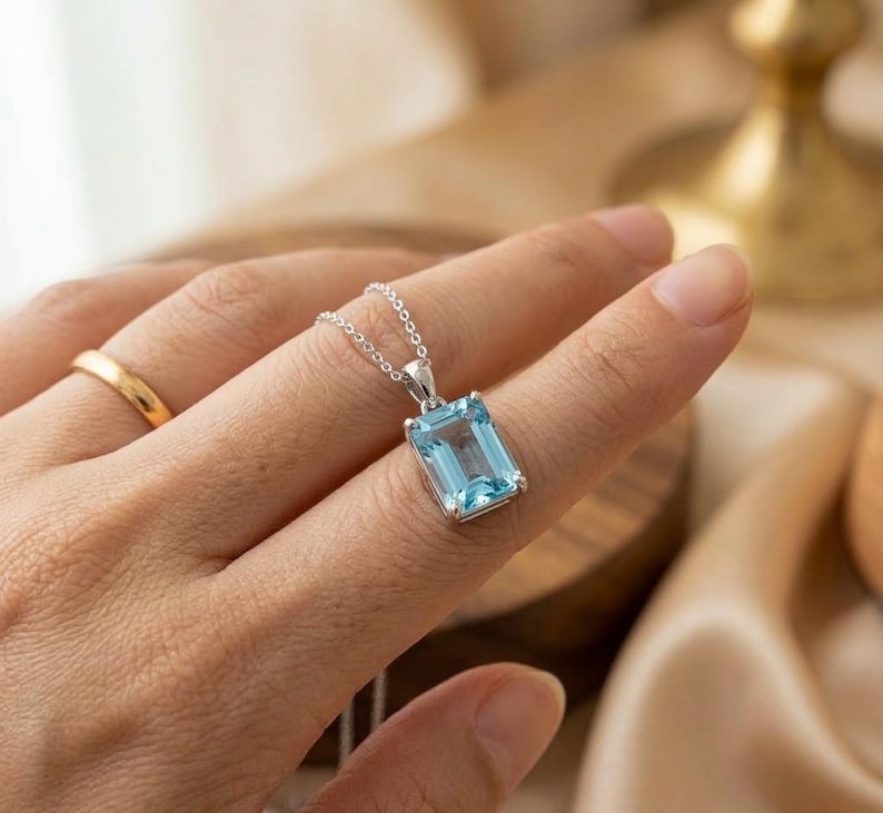 Lab-Grown Aquamarine Necklace Secondary image