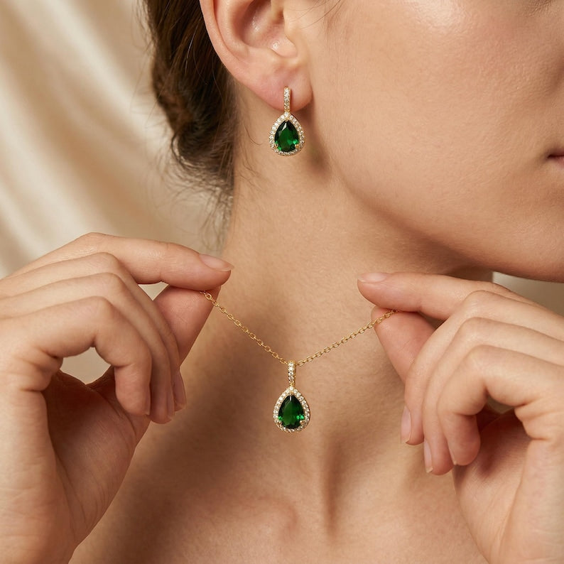 Gold Filled Emerald Green Teardrop Jewelry Set Main image