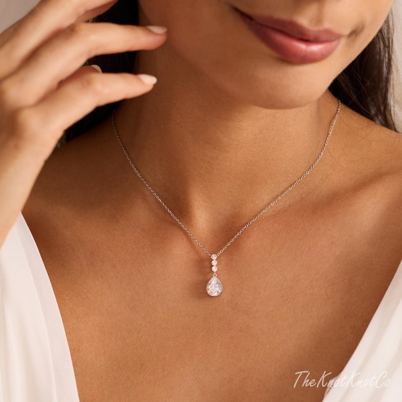 Diamond Wedding Jewellry Set: Crystal Earrings and Necklace