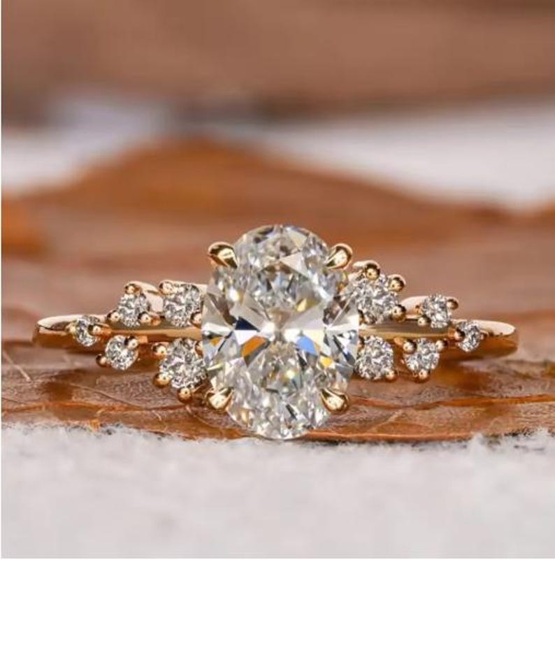 Shiny Oval Ring Secondary image