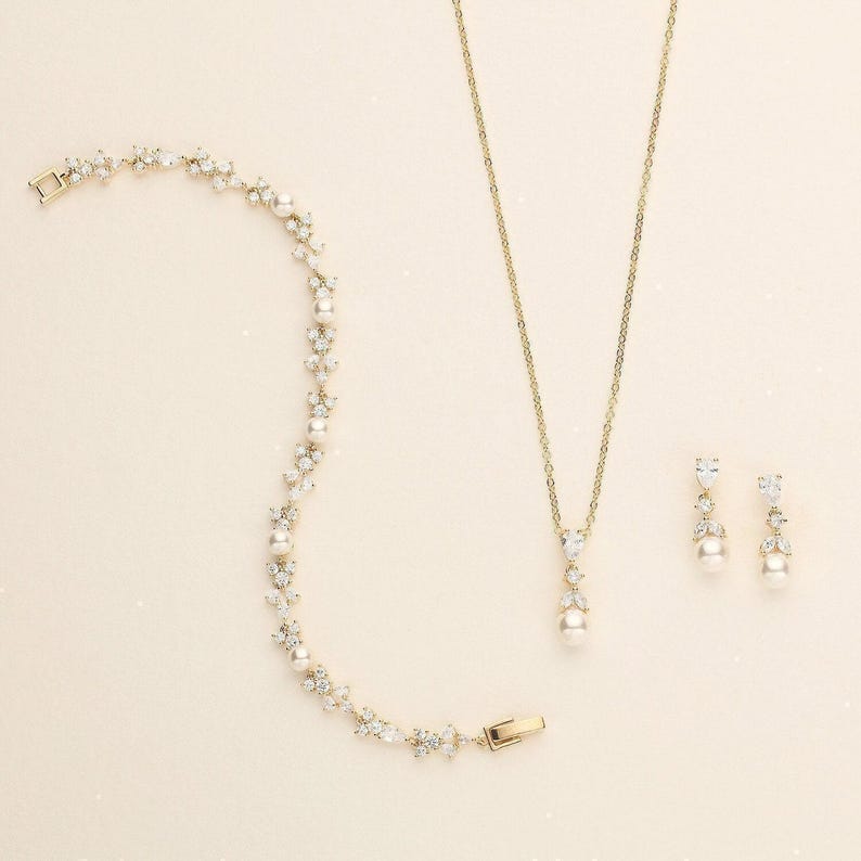 Gold Pearl Jewelry Set