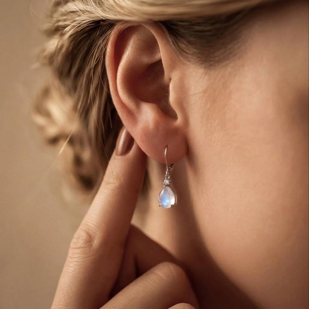 925 Silver Drop Shape Moonstone Dnagle Earrings