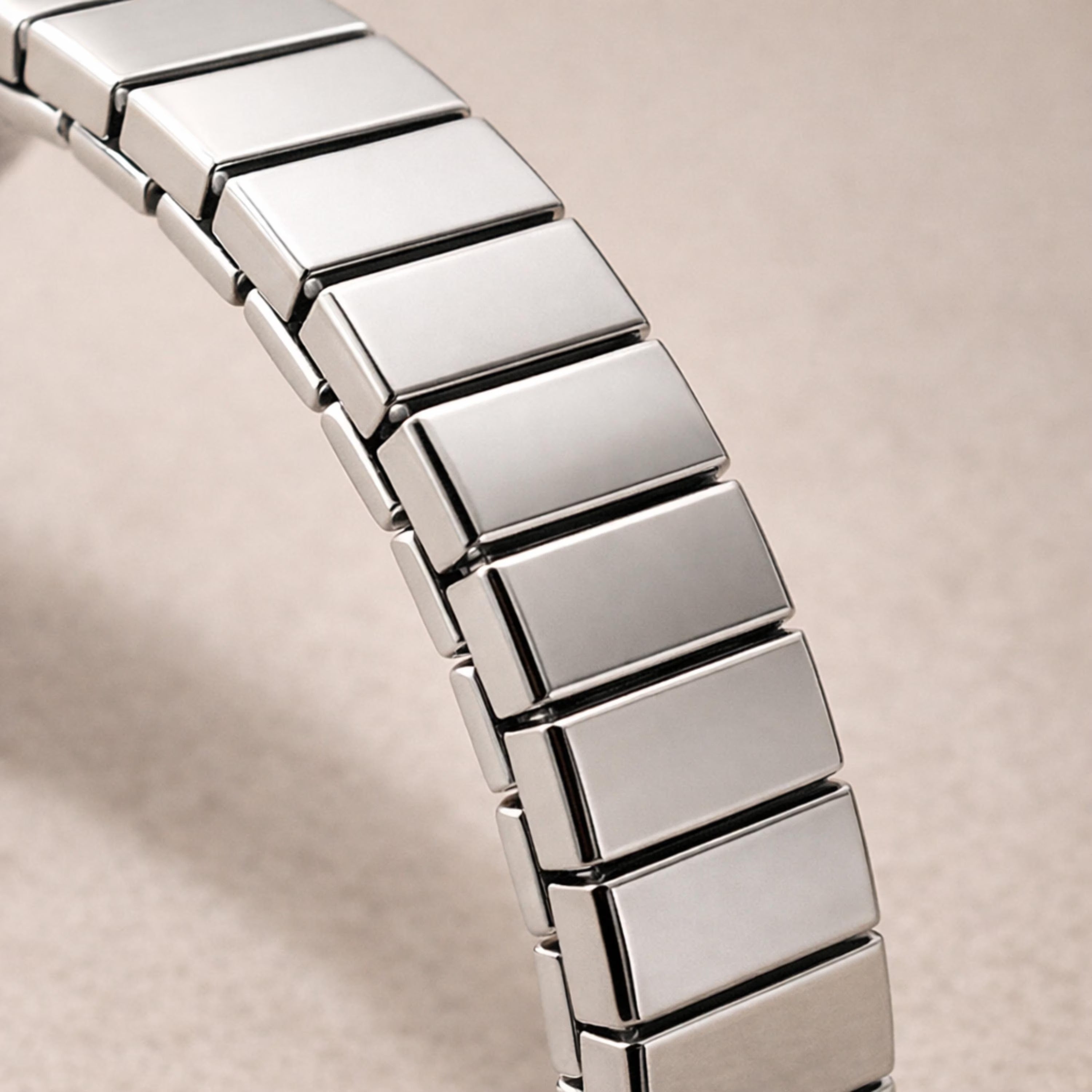 Men’s Stainless Steel Stretch Bracelet – Modern 9mm Link Band, Gold or Silver