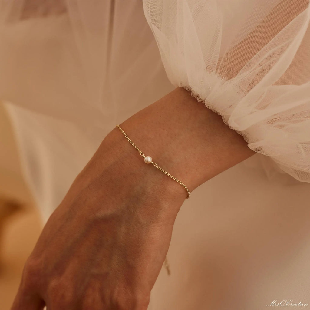 Minimalist Pearl Bracele