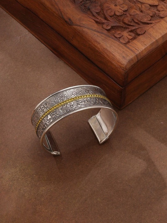 Women Brass Oxidised Silver-Plated Cuff Bracelet