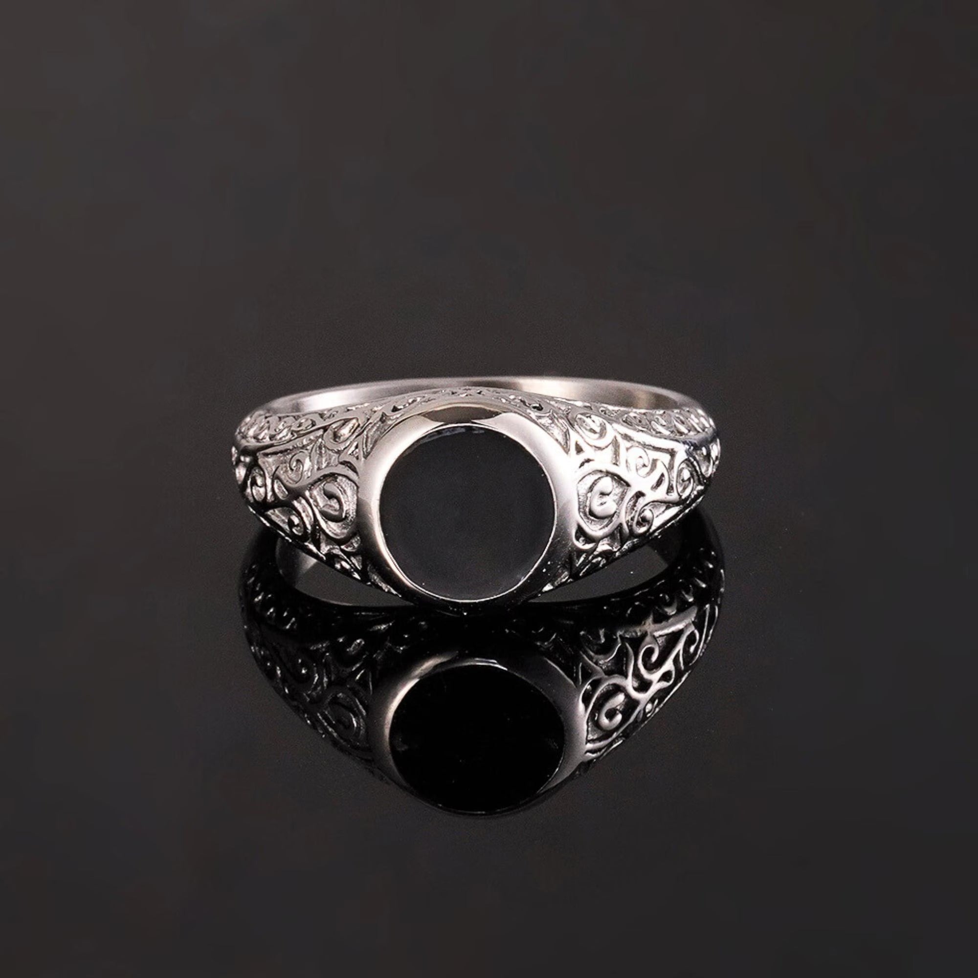 18K Gold Signet Ring - Black Gem Stone Ring For Men Secondary image