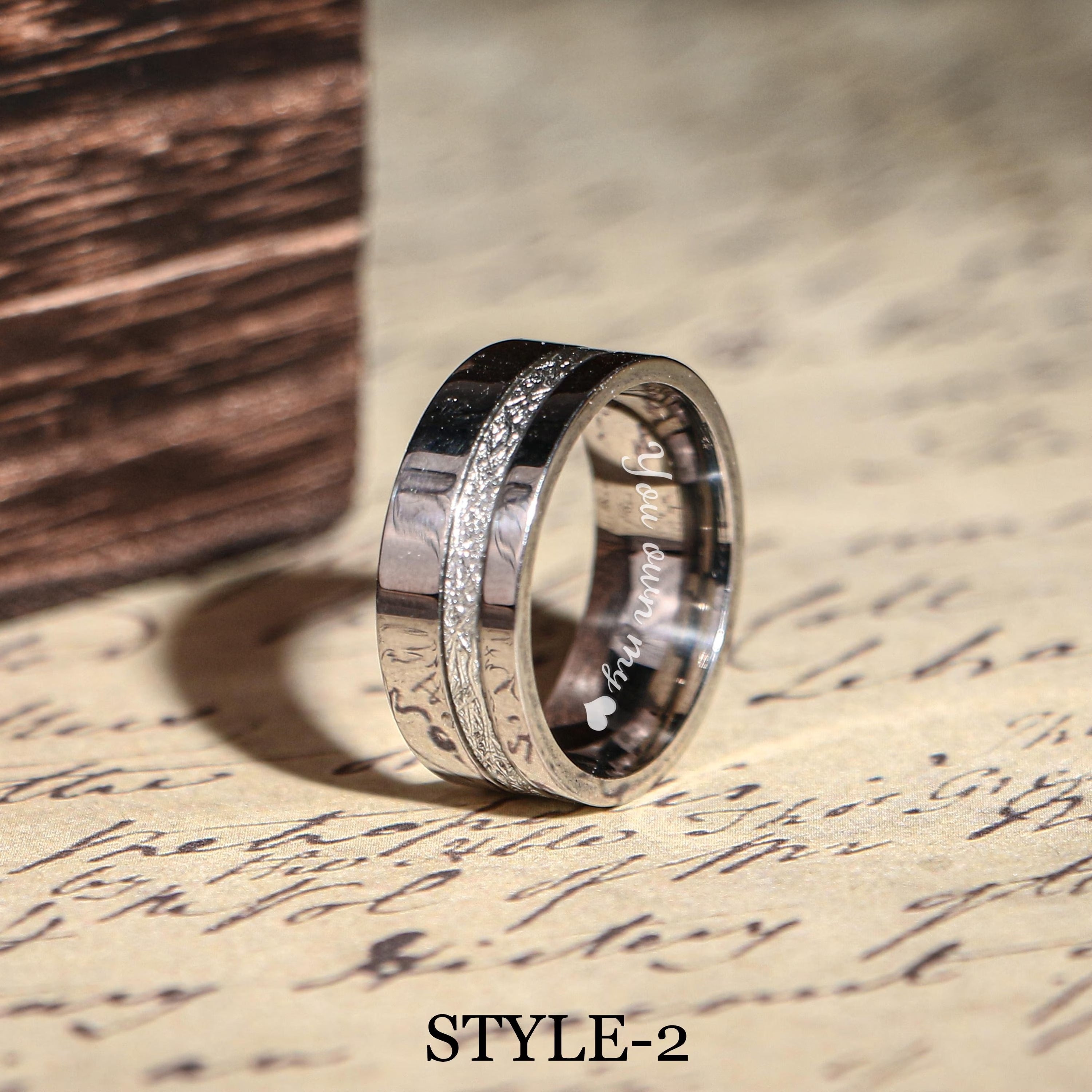 Engraving Men's Modern Titanium Band Main image