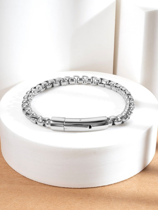 Silver-Plated Link Bracelet Secondary image
