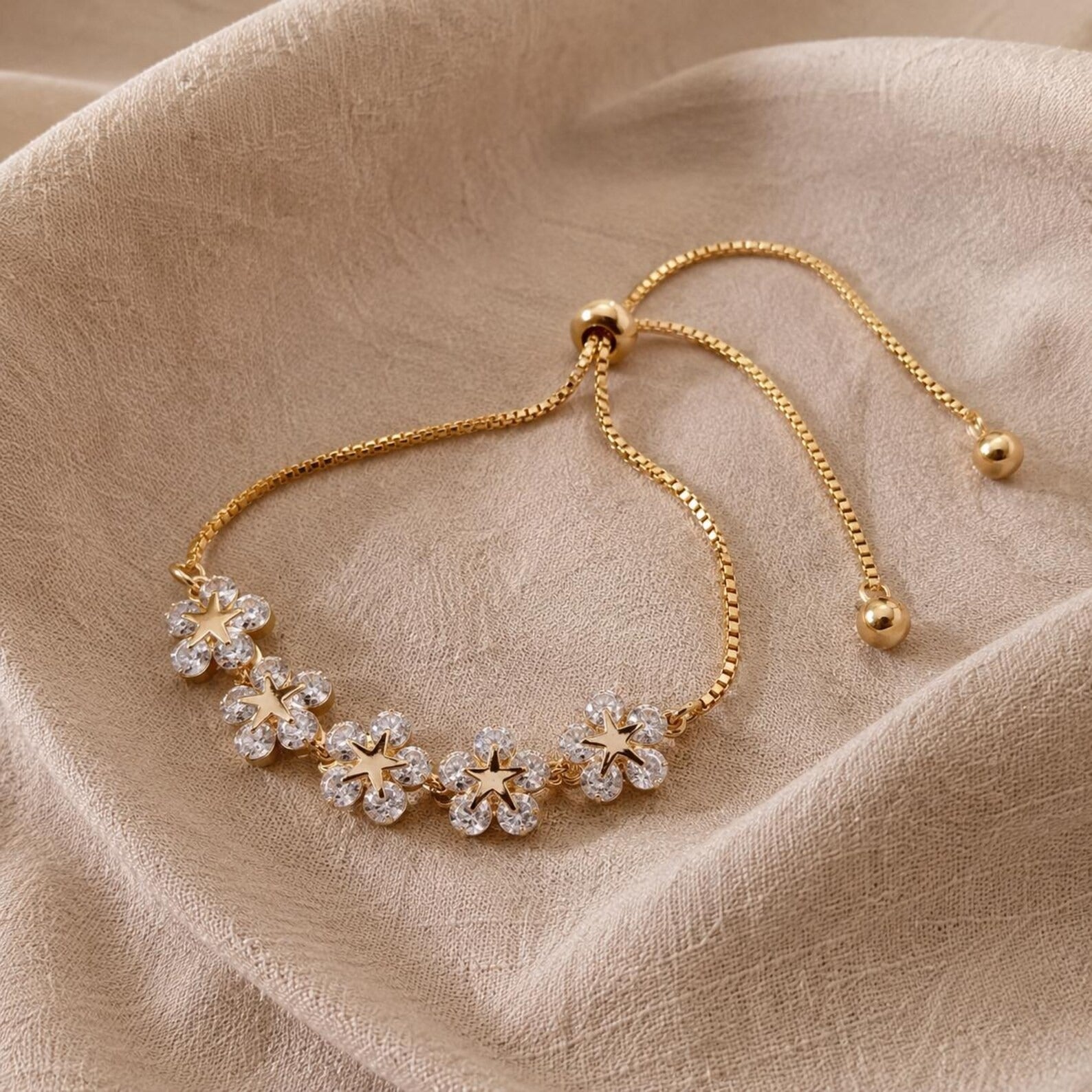 Luxury Flower Charm Bracelet Main image