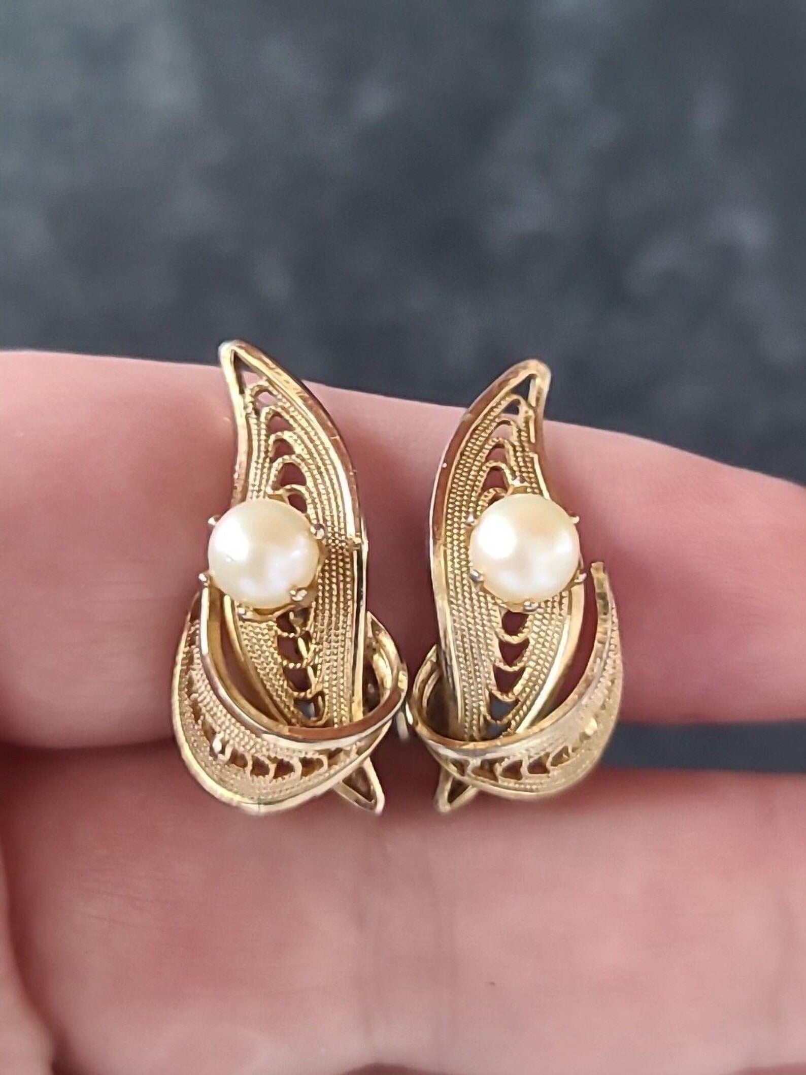 Gold Tone Metal Faux Pearl Floral Clip-on Earrings