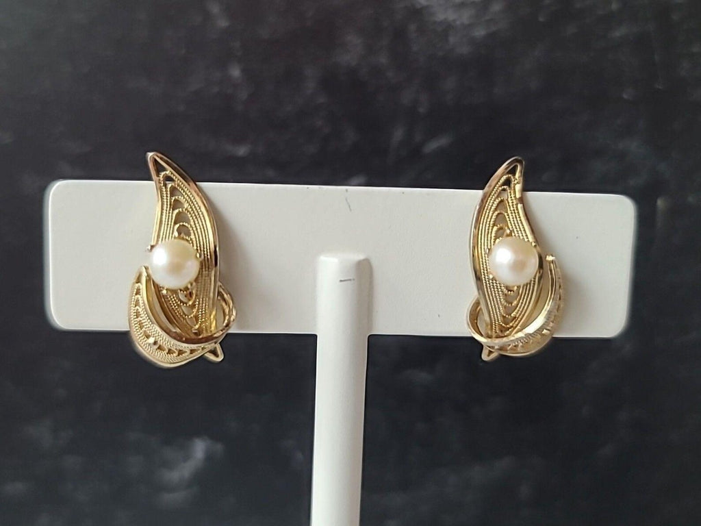 Gold Tone Metal Faux Pearl Floral Clip-on Earrings