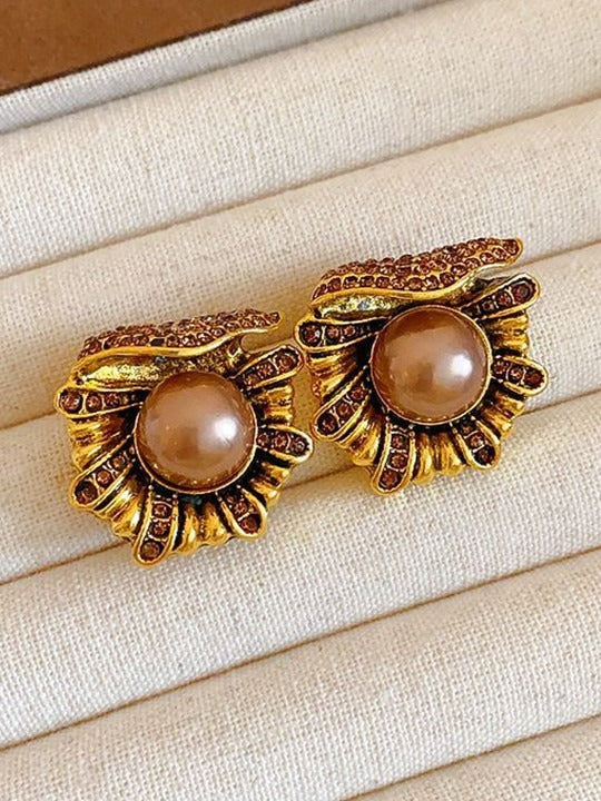 Contemporary Studs Earrings