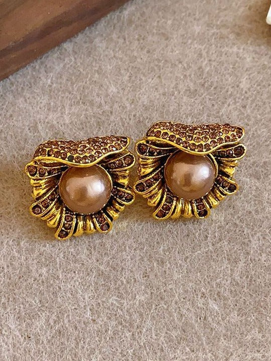 Contemporary Studs Earrings