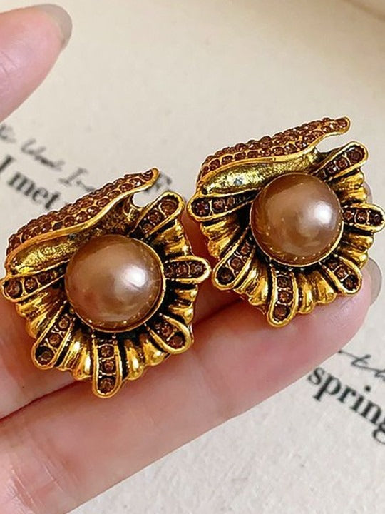 Contemporary Studs Earrings