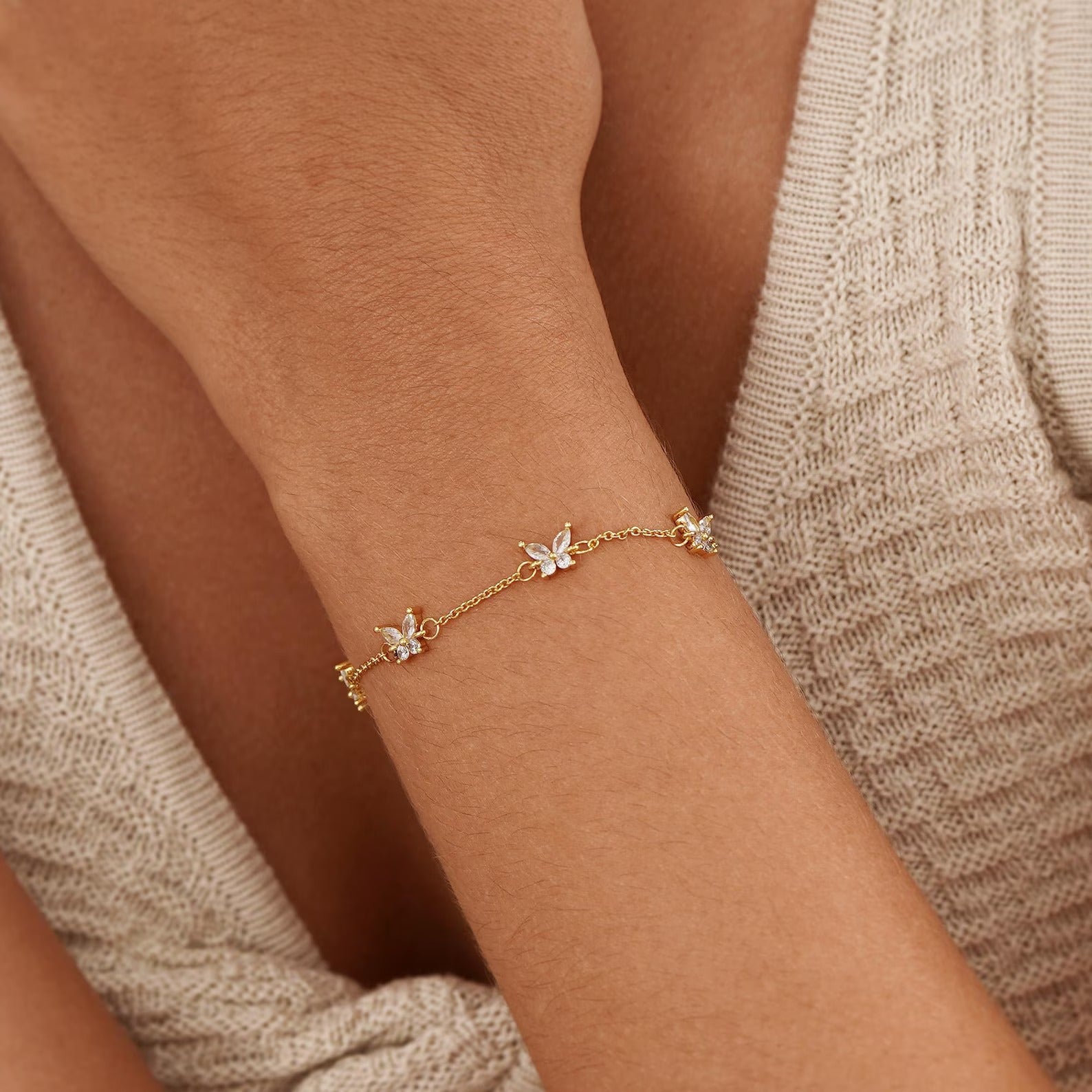 Minimalist Butterfly Diamonds Bracelet Main image