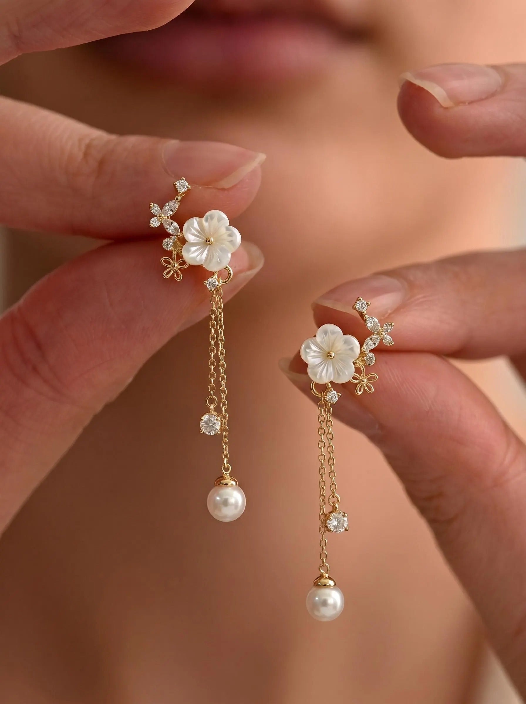 Pearl Flower Earrings Main image